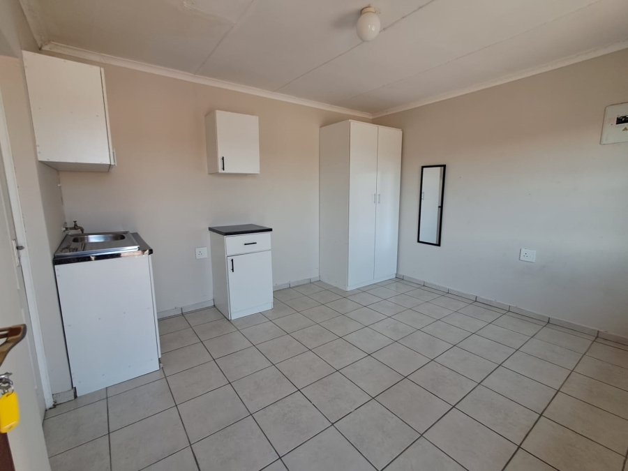 To Let 1 Bedroom Property for Rent in Northcrest Eastern Cape